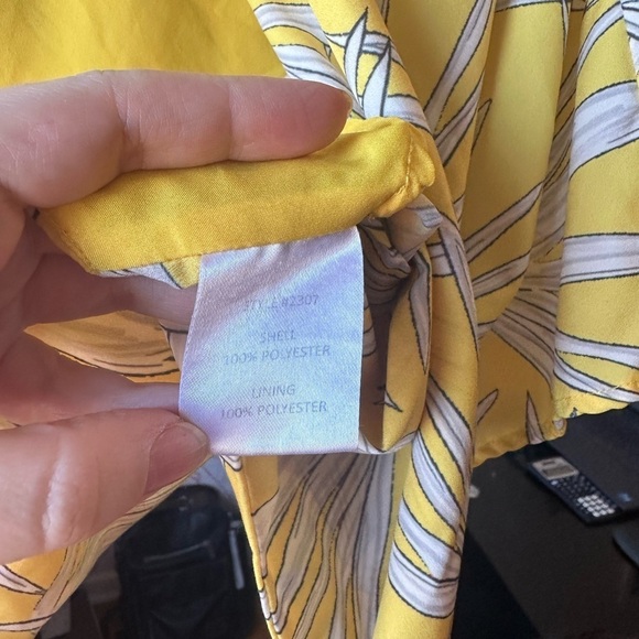Hutch Yellow Leaf Crop Top - Picture 5 of 7